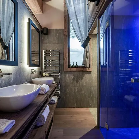 Chalet Rustic Charm Modern Comfort سولدن