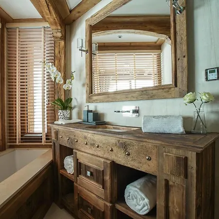 Chalet Rustic Charm Modern Comfort דירה זולדן
